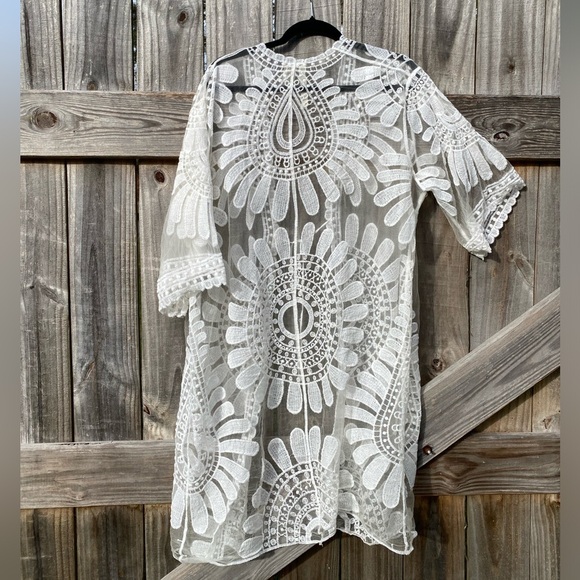White Lace beach cover up - Picture 5 of 6
